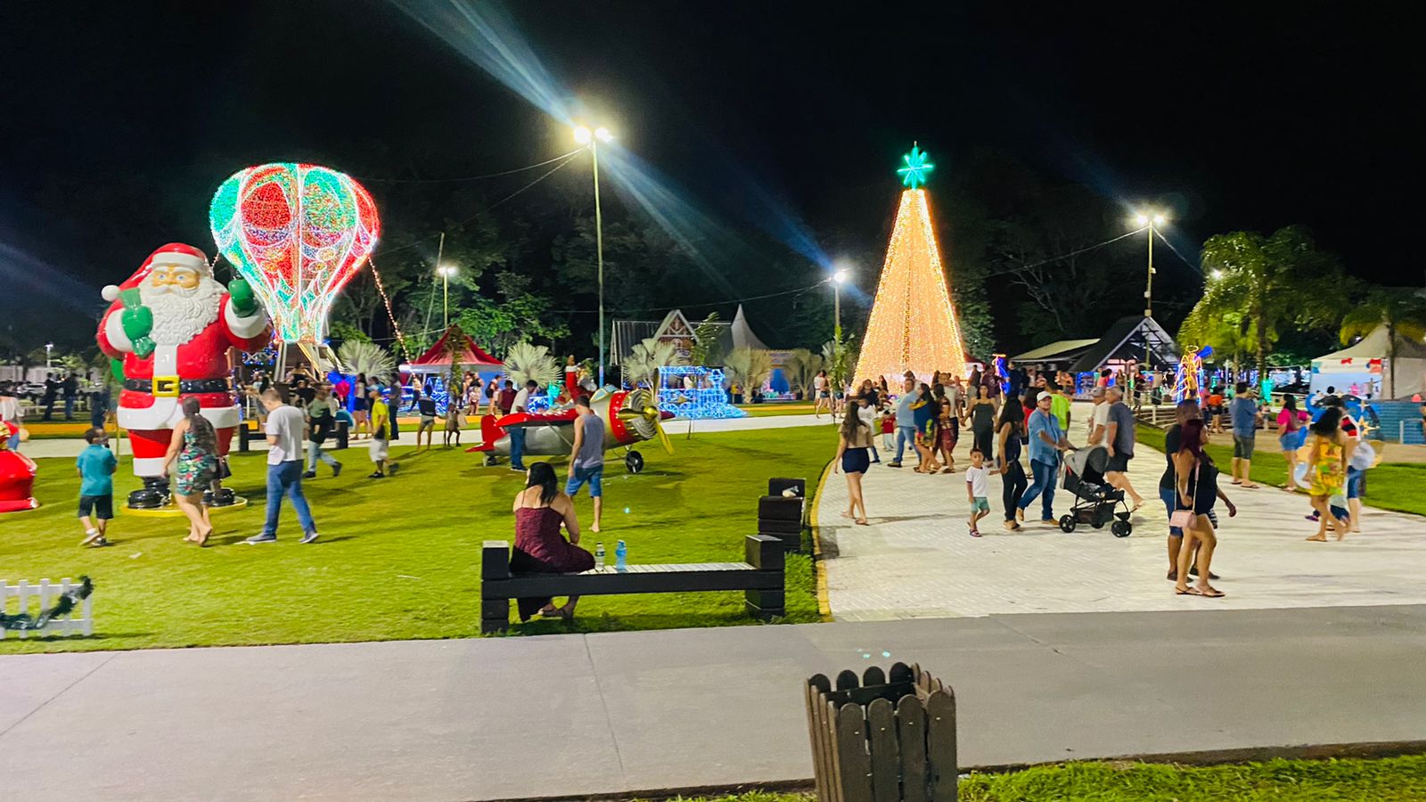 Apresentações culturais e vila natalina marcam sucesso do Natal em Movimento de Sinop