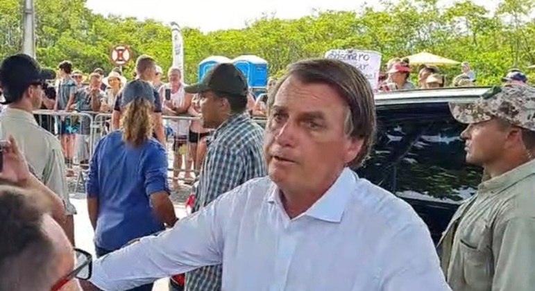 Bolsonaro é levado às pressas a hospital em São Paulo