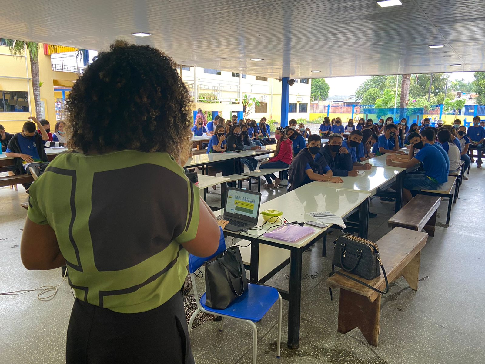 Alunos da Escola Edeli Mantovani recebem orientação para a inserção no mercado de trabalho