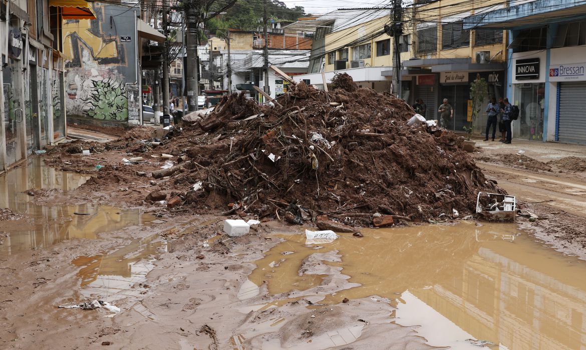 Petrópolis tem 198 mortes e 89 desaparecidos em decorrência da chuva