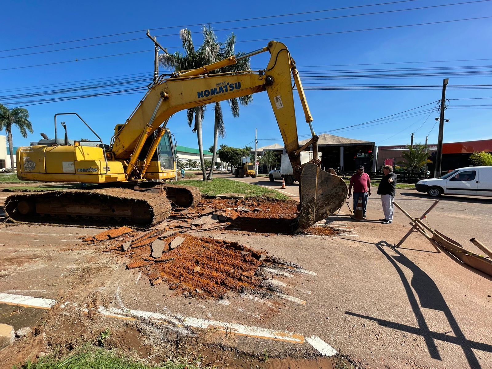 Prefeitura inicia readequação de rotatória nas avenidas Bruno Martini e Magda Pissinati