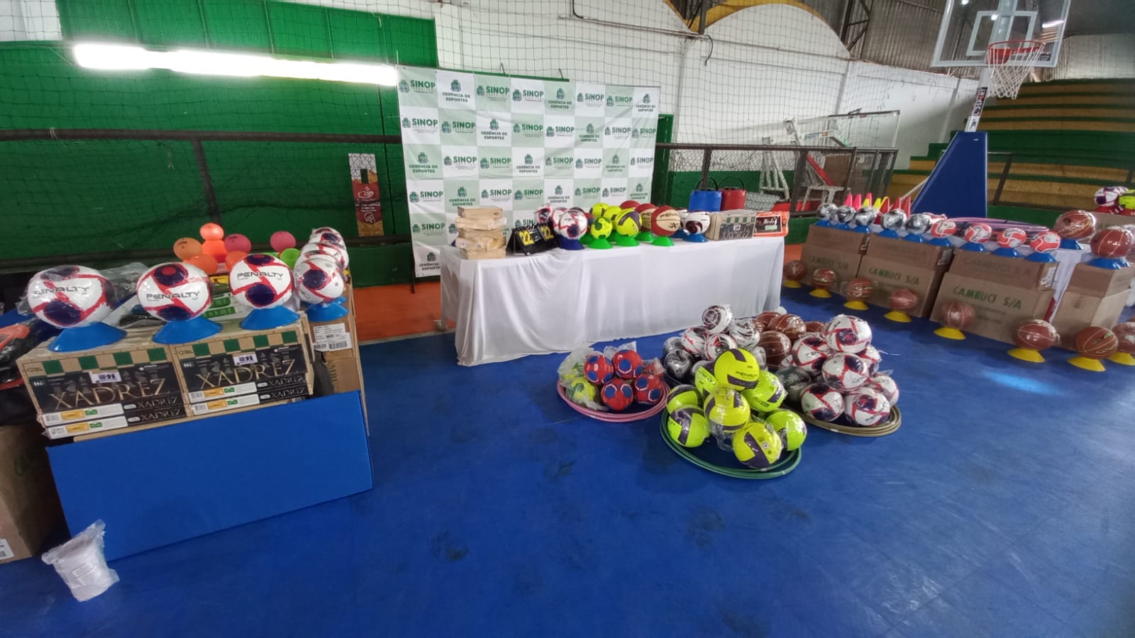 Prefeitura entrega materiais esportivos para Gerência de Esportes de Sinop