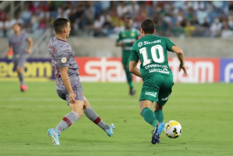 Com gol contra nos acréscimos, Fluminense supera Cuiabá na Arena