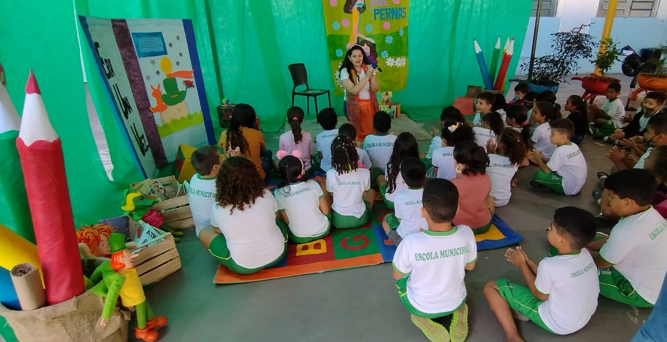 Educação municipal comemora o Dia Nacional do Livro Infantil com inúmeras atividades