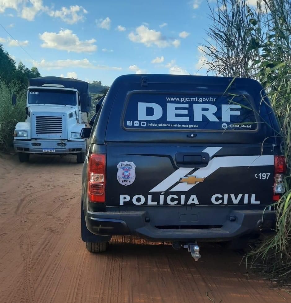 Polícia Civil recupera em Primavera do Leste conjunto de trator e carreta roubado no município de Jaciara