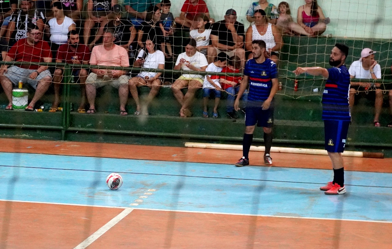 Goleadas e vaga na prorrogação marcam as semifinais do campeonato de futsal no Nortão