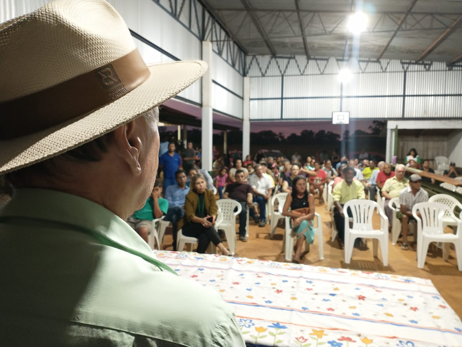 Prefeito Roberto Dorner se reúne com comunidade Adalgisa e inicia processo de regularização fundiária