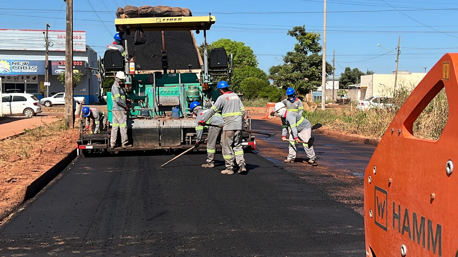 Avenidas do Setor Industrial são pavimentadas em Sinop