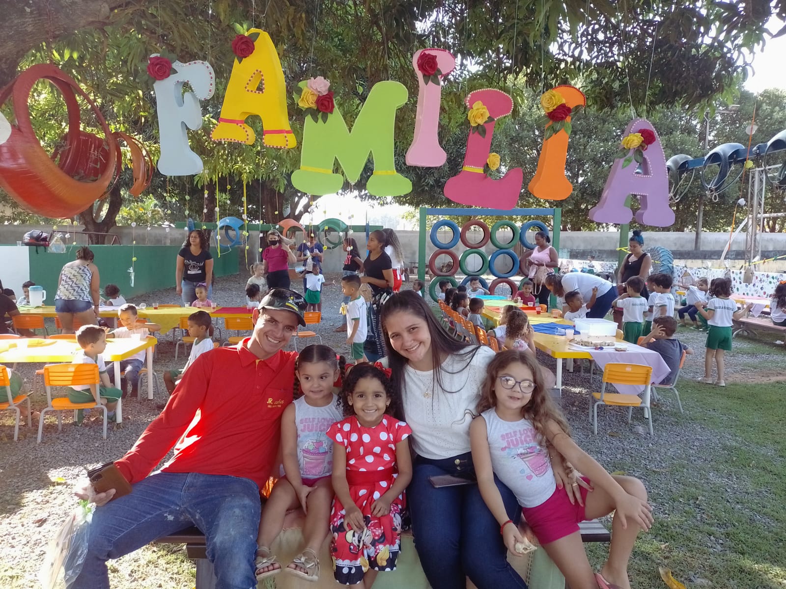 Dia da família na escola tem participação de pais e alunos em várias atividades de integração