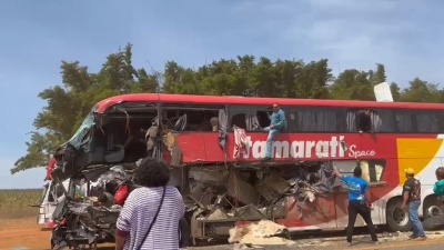 Sinop: Colisão entre ônibus e carreta interdita transito na BR-163 e deixa vários feridos