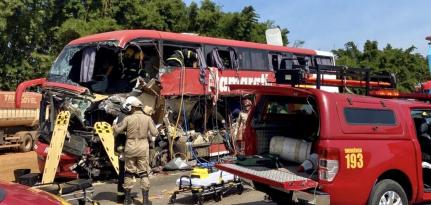 Acidente grave entre ônibus e carreta sobe para  11 o número de mortos na BR-163 