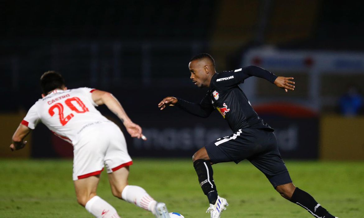 Bragantino perde em casa e se complica na Libertadores