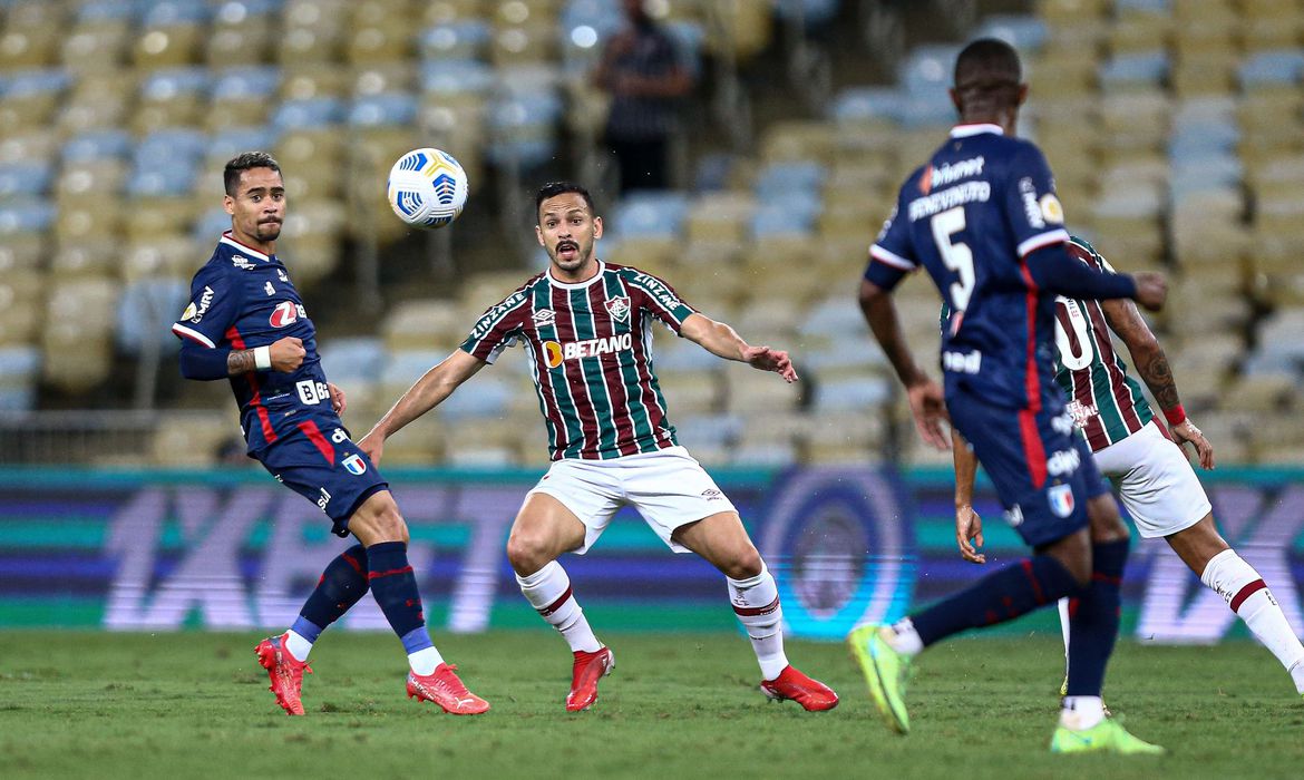 Tentando embalar no Brasileiro, Fluminense visita o Fortaleza