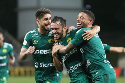 Cuiabá quebra invencibilidade do Corinthians vence a primeira na Arena e sai do Z4