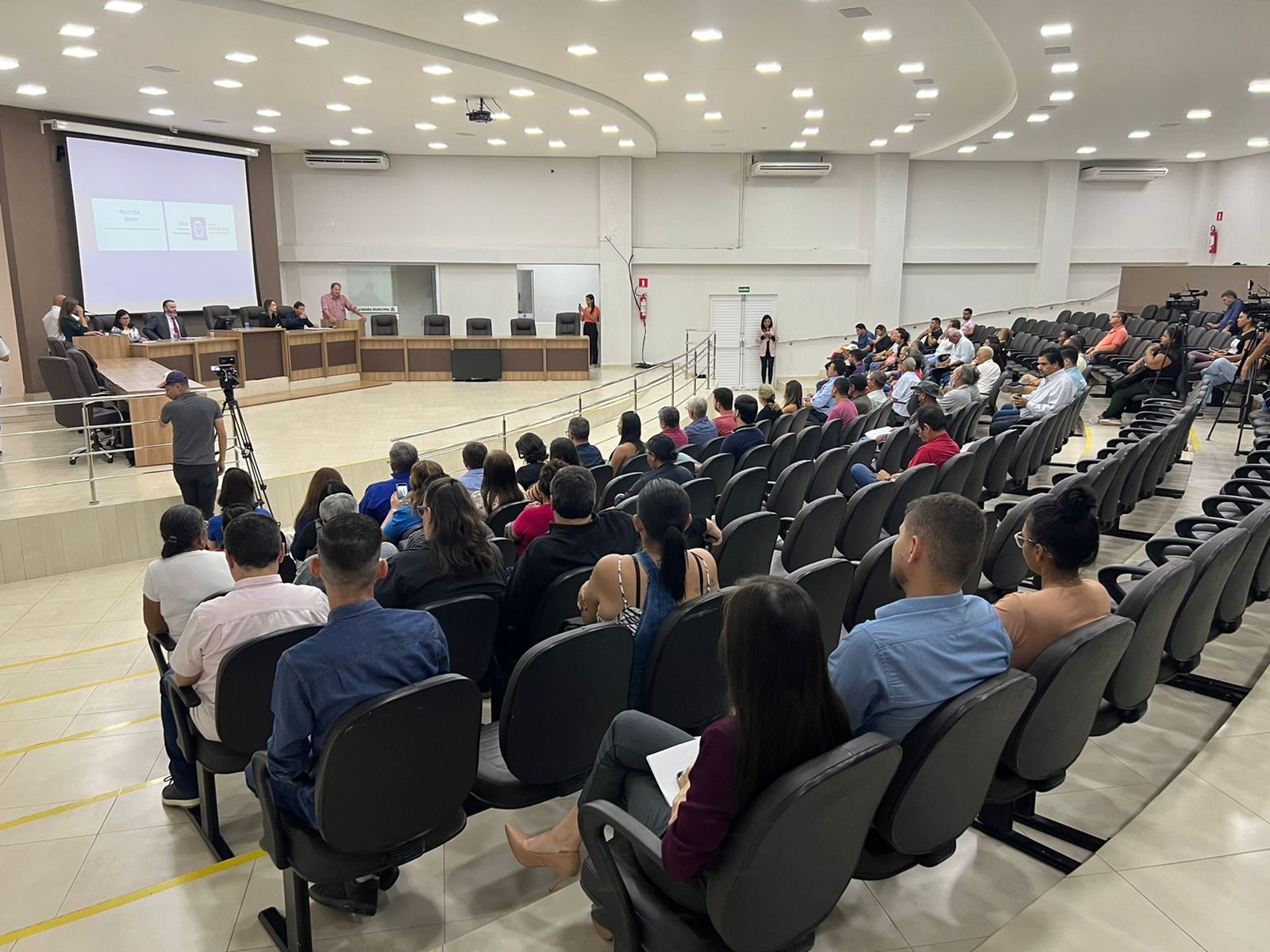 Evento realizado com ambulantes e Poder Público para orientar sobre regularização do setor