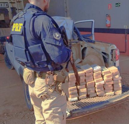 Tráfico: Dupla é preso transportando 52 kg de cocaína