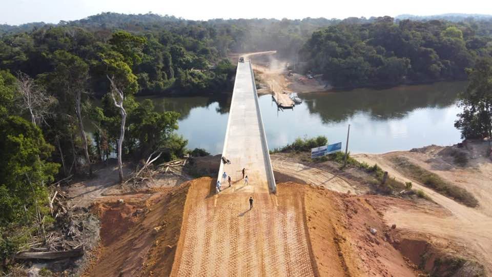 O Deputado Dilmar Dalbosco enaltece o governador Mauro Mendes por ponte interligando Apiacás a Paranaíta 