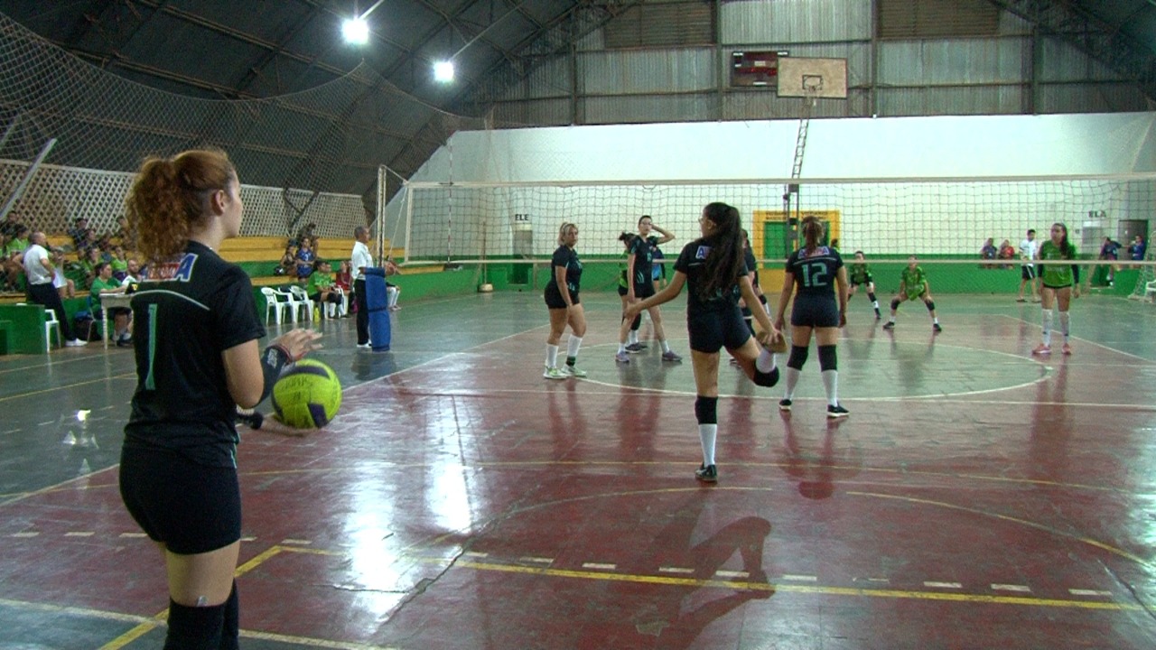 Disputas de futebol sete e vôlei marcam dia dos Jogos Olímpicos competições continuam