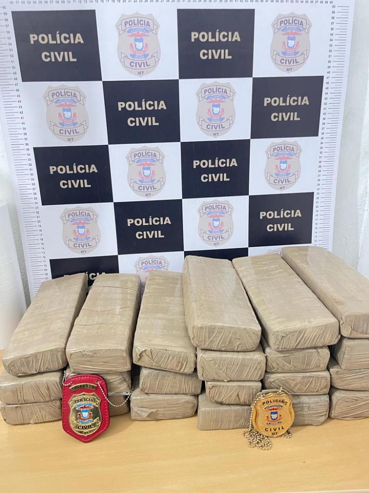 Jovem é presa em flagrante pela Polícia Civil  com 21 tabletes de maconha