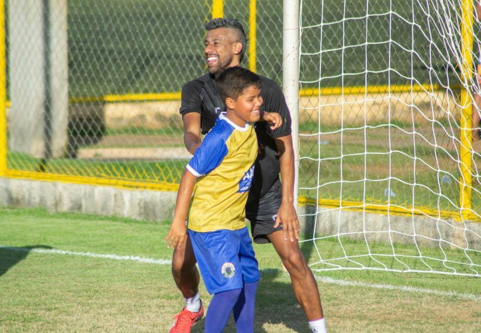 AABB Sinop recebe Léo Moura (Flamengo) para inauguração da escolinha de futebol e jogo festivo