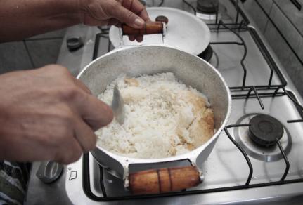 Mais de  600 mil pessoas não têm comida garantida no prato