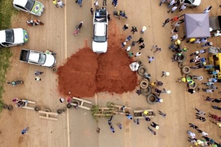 Bolsonaristas bloqueiam 25 trechos de rodovias federais em MT