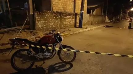 HOMICÍDIO : Jovem de 20 anos é assassinado com vários tiros