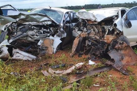 Acidente entre duas Hilux deixa dois mortos e sete feridos em MT