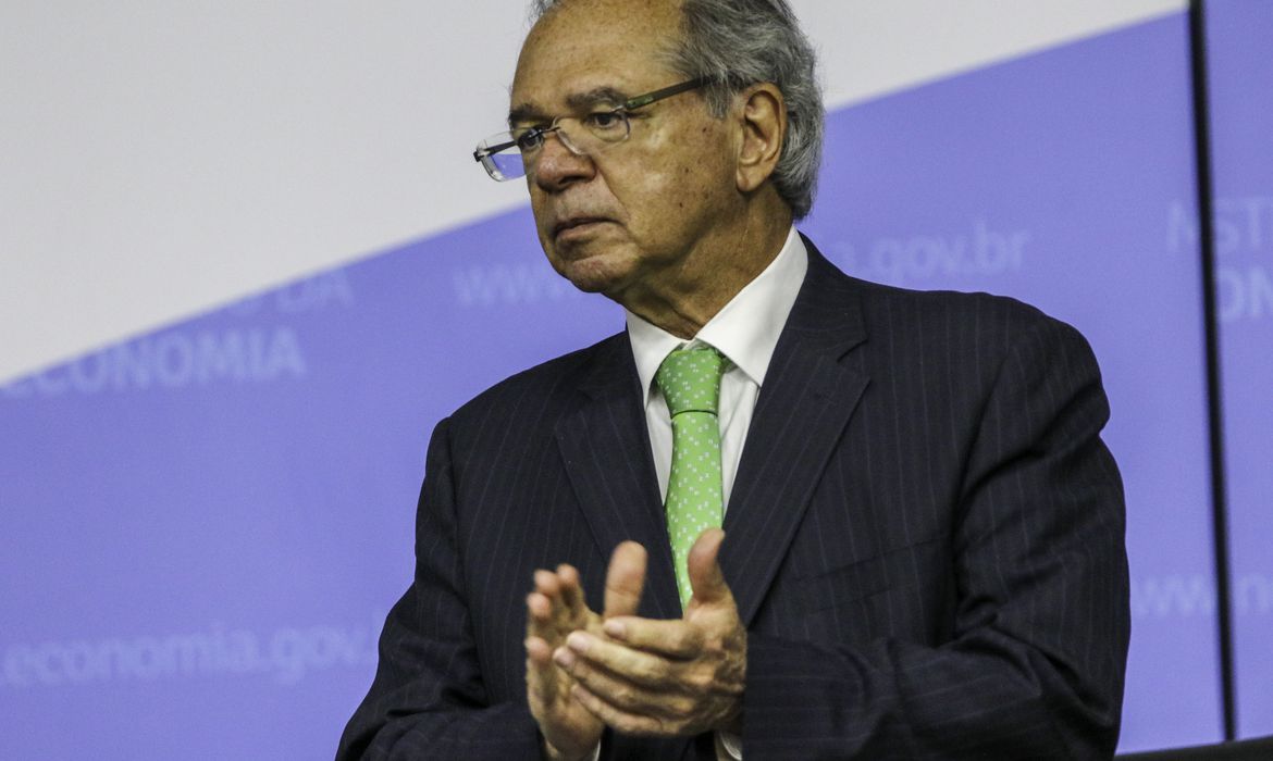 Teto foi furado porque era mal construído, diz ministro da Economia