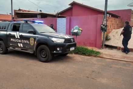 Polícia faz operação contra grupo que ostentava armas nas redes