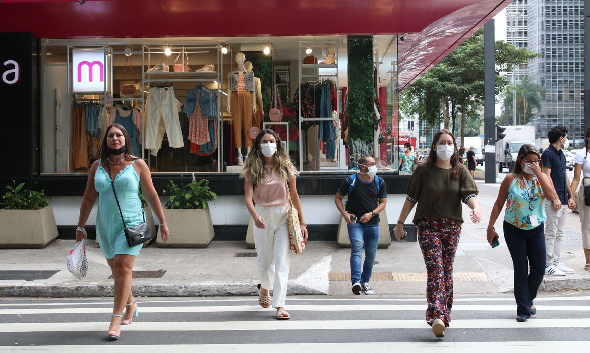 Covid-19: Brasil registrou 24.227 casos e 35 mortes em 24 horas