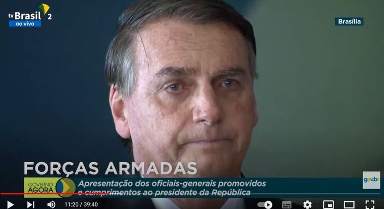 Bolsonaro chora e não discursa durante evento das Forças Armadas