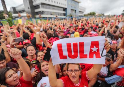 Caravana pró-Lula em MT pede apoio da PRF para chegar  à Brasília