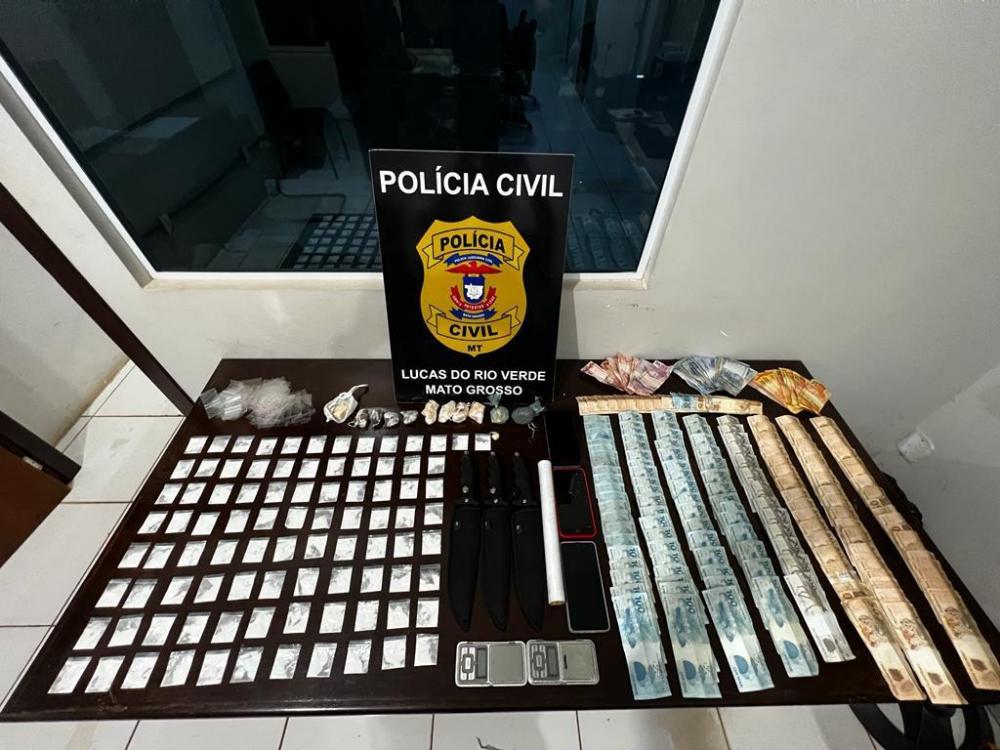 Trio é preso em flagrante por tráfico de drogas e com R$ 15 mil