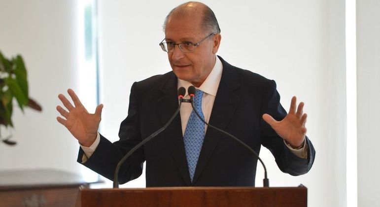 Alckmin assume o comando do Ministério do Desenvolvimento nesta quarta