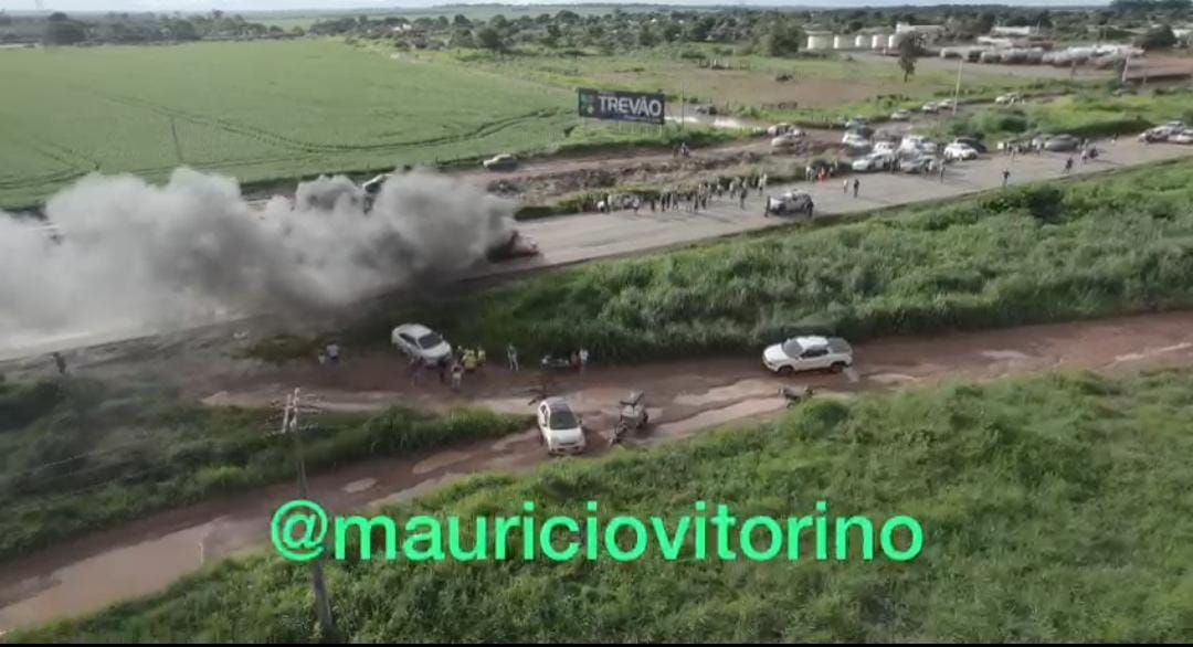 BR-163 em Sinop foi bloqueada pelos manifestantes 