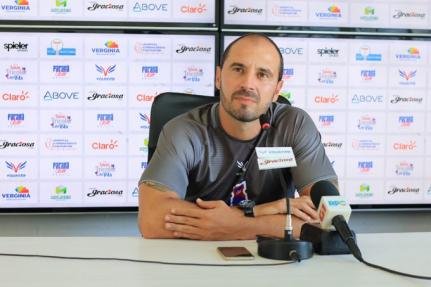 Cuiabá dispensa técnico Allan Aal após acesso à série A