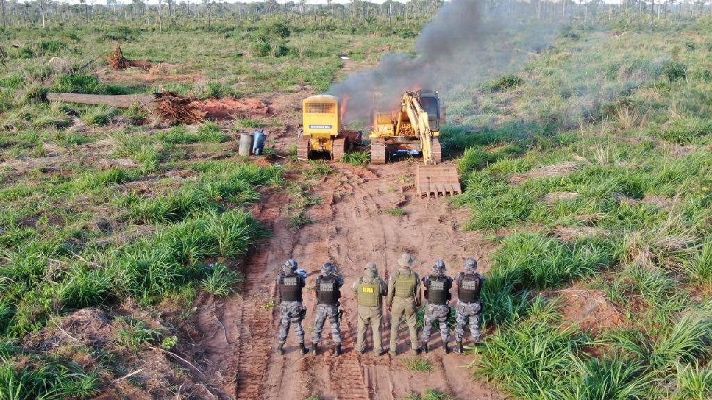 Sema e Força Tática apreendem oito tratores em operação no Norte de Mato Grosso