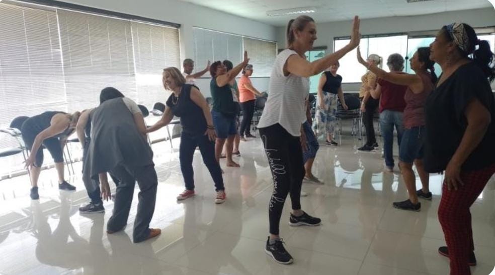 PreviSinop retoma atividades físicas com servidores aposentados com aula de zumba