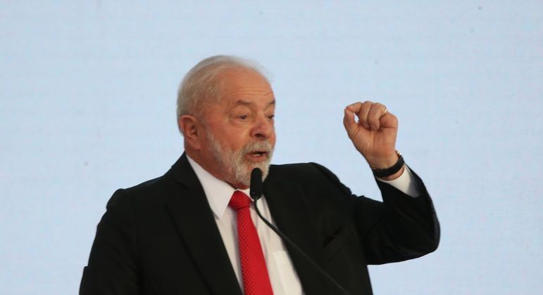 Lula intensifica agenda nos estados e faz primeira viagem para entrega de obras