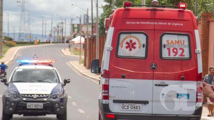 Homem mata o vizinho com 7 golpes de faca por causa de som auto