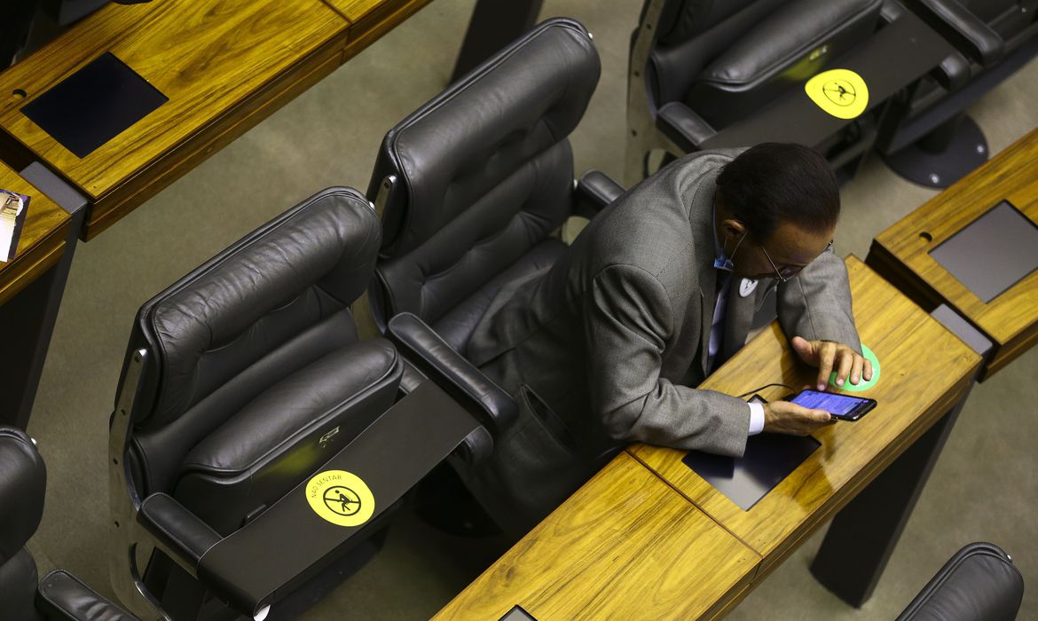 Começa sessão para definir Mesa Diretora da Câmara dos Deputados