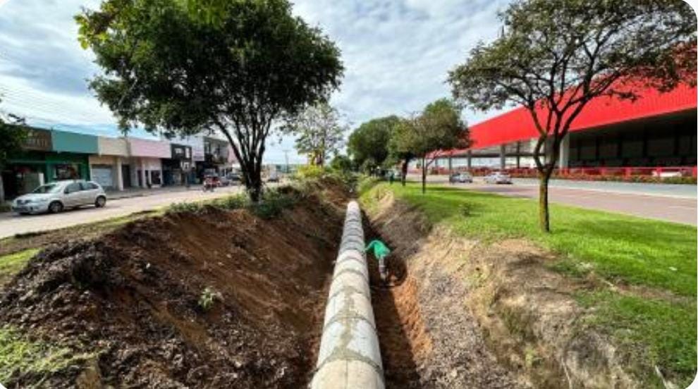 Obras inicia fechamento de valetão em trecho da Avenida das Itaúbas