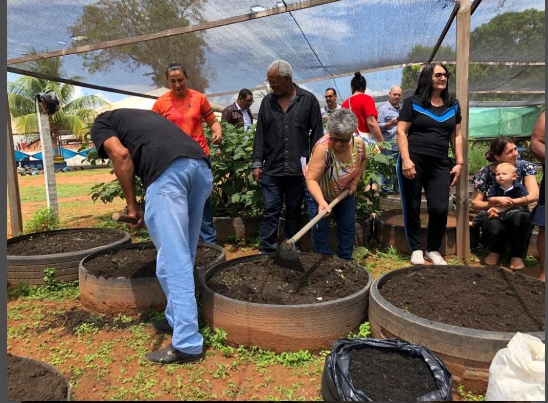 CRAS Menino Jesus recebe orientação sobre produção orgânica para cultivo na Horta Comunitária