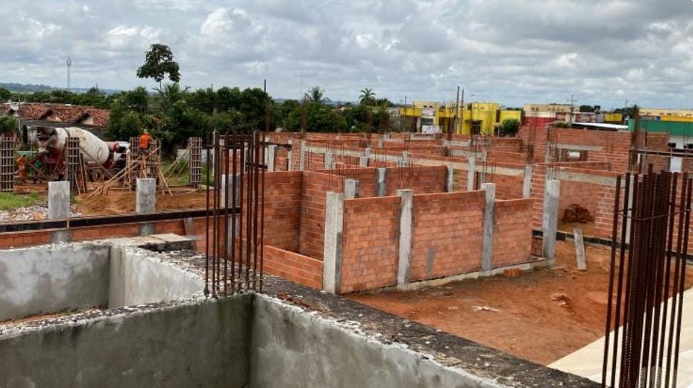 Dorner vistoria construção de escola em tempo integral e cobra celeridade nos trabalhos