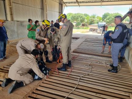 Trabalhador morre soterrado por grãos em silo de soja