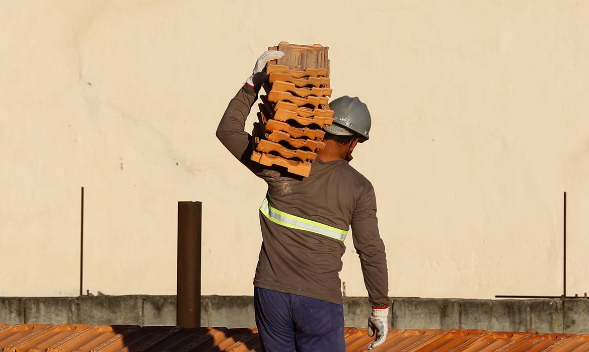 Inflação da construção civil cai para 0,08% em fevereiro, diz IBGE