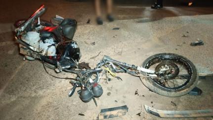 Colisão frontal entre moto e Caminhonete deixa homem ferido