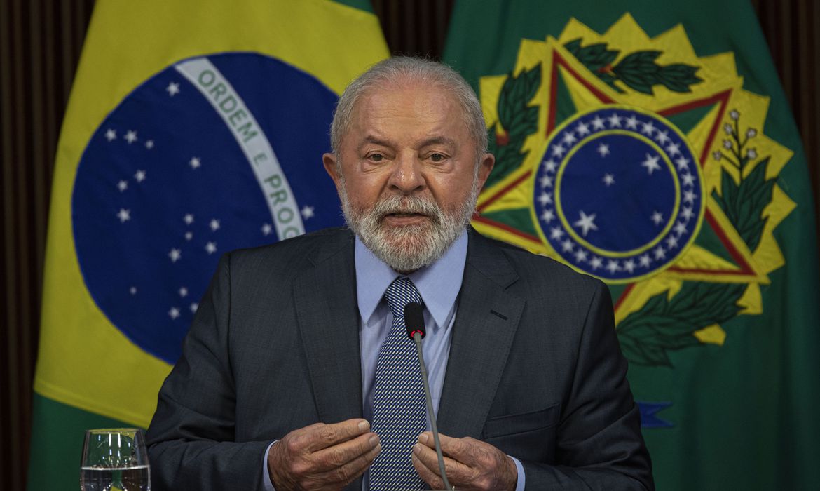 Retomada de programas e revisão de medidas marcam 100 dias de Lula