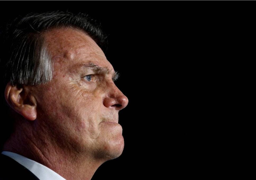 Alvo da PF, Bolsonaro é intimado a depor e é orientado a ficar em silêncio